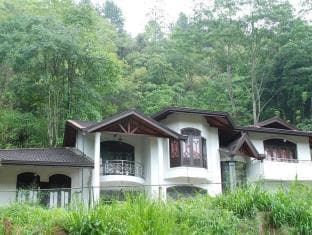 Riverside Holiday Bungalow