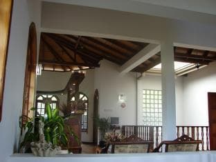 Kandyan Crown Hotel