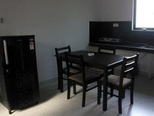 Tharusha Holiday Inn