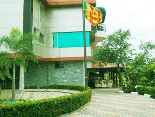 Opulent River Face Hotel