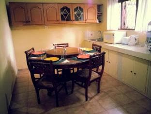 Shady Grove Tourist Bungalow
