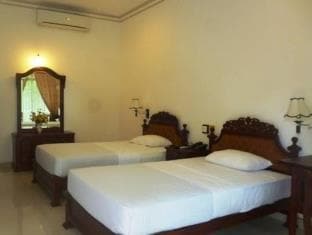 Sarathchandra Guest House
