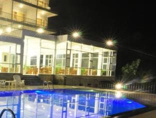 Hotel Heavens Edge