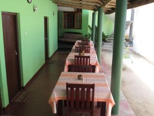 Leesha Tourist Home