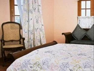 Roselynn Manor Hotel