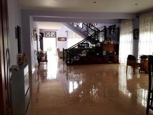 Tonita Villa