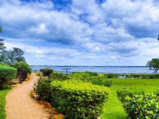 Miridiya Lake Resort